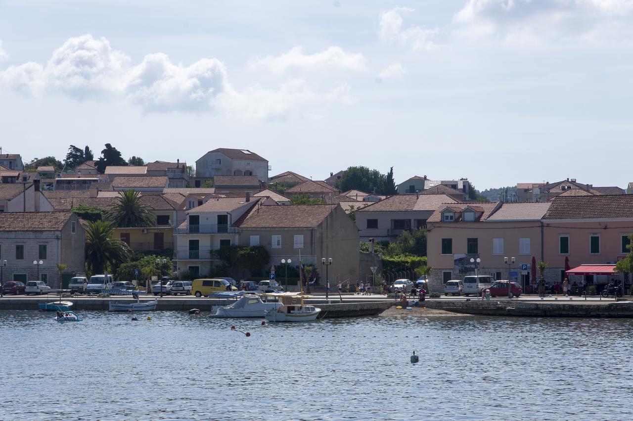 Apartments Vela Luka Ngoại thất bức ảnh