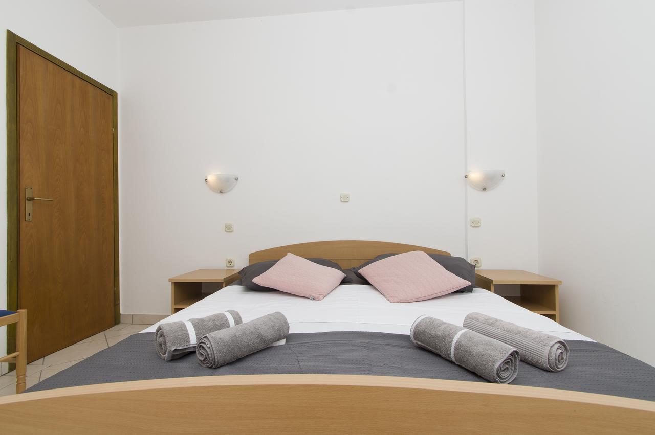 Apartments Vela Luka Ngoại thất bức ảnh