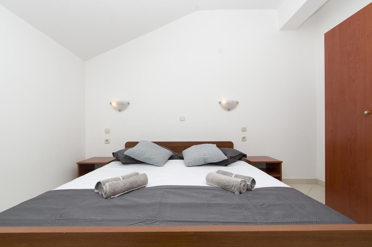 Apartments Vela Luka Ngoại thất bức ảnh