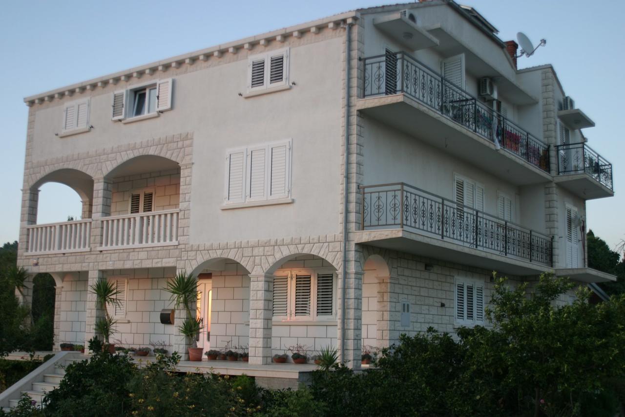 Apartments Vela Luka Ngoại thất bức ảnh