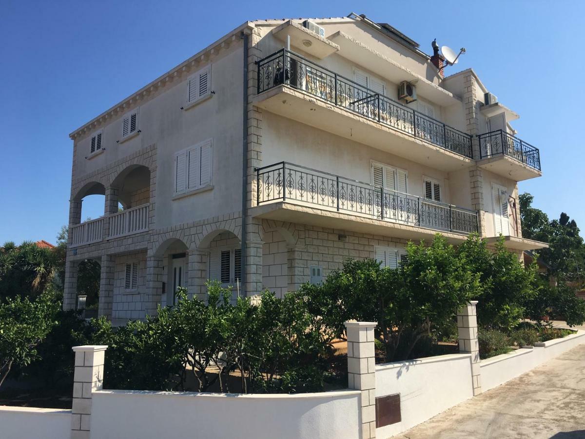 Apartments Vela Luka Ngoại thất bức ảnh