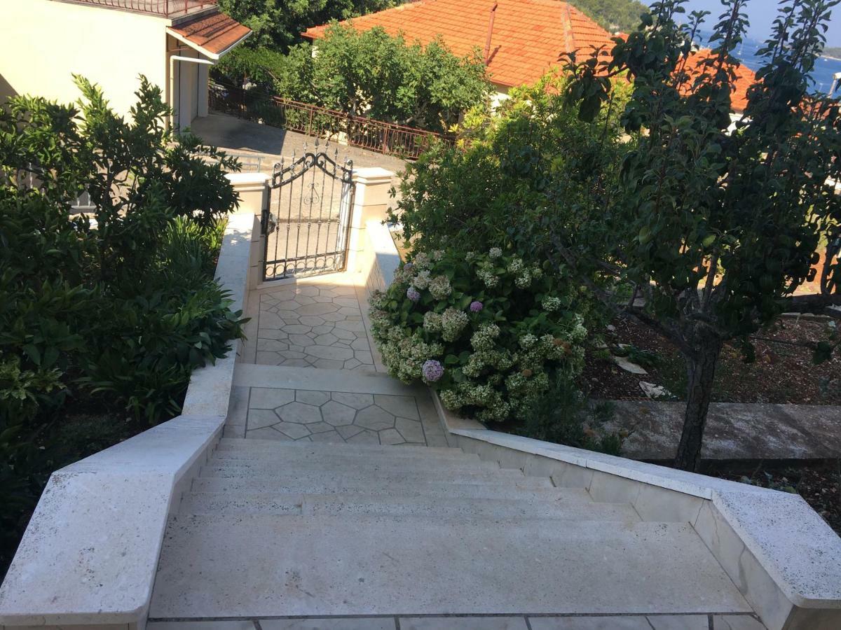 Apartments Vela Luka Ngoại thất bức ảnh